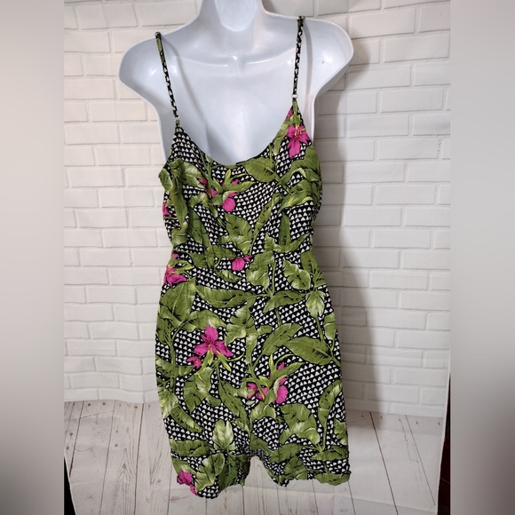 Forever 21 Floral Green Keyhole Romper - Picture 5 of 6